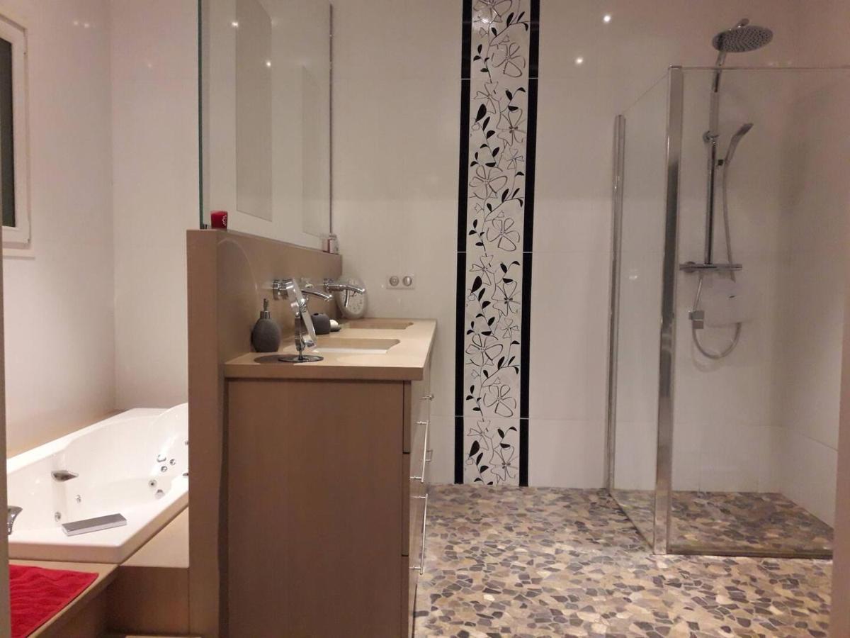 Willa 170 M² Entre Lyon Et St Etienne Saint-Martin-la-Plaine Zewnętrze zdjęcie